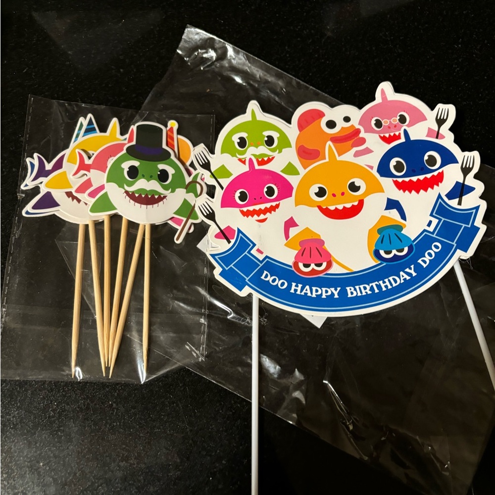 Baby shark Cake & cupcake topper